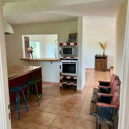 Maison De Campagne, Avec Piscine Leojac