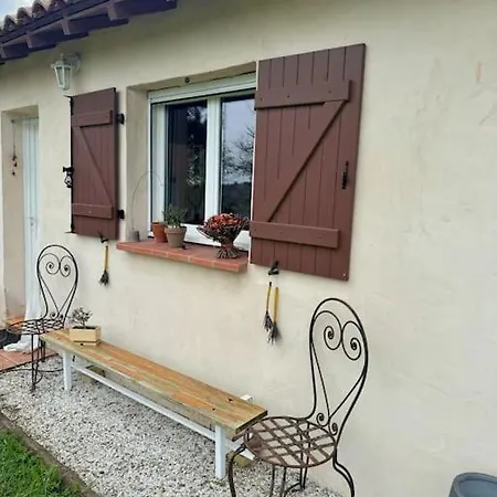 Maison De Campagne, Avec Piscine ホテル